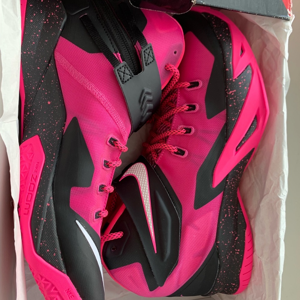 Pink Nike’s